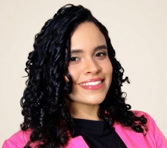 Paola Páez - Especialista en Growth Marketing