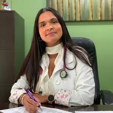 Testimonio de la Dra. Yelitza Tromp sobre su experiencia trabajando el posicionamiento de su marca para aumentar su visibilidad en Google.
